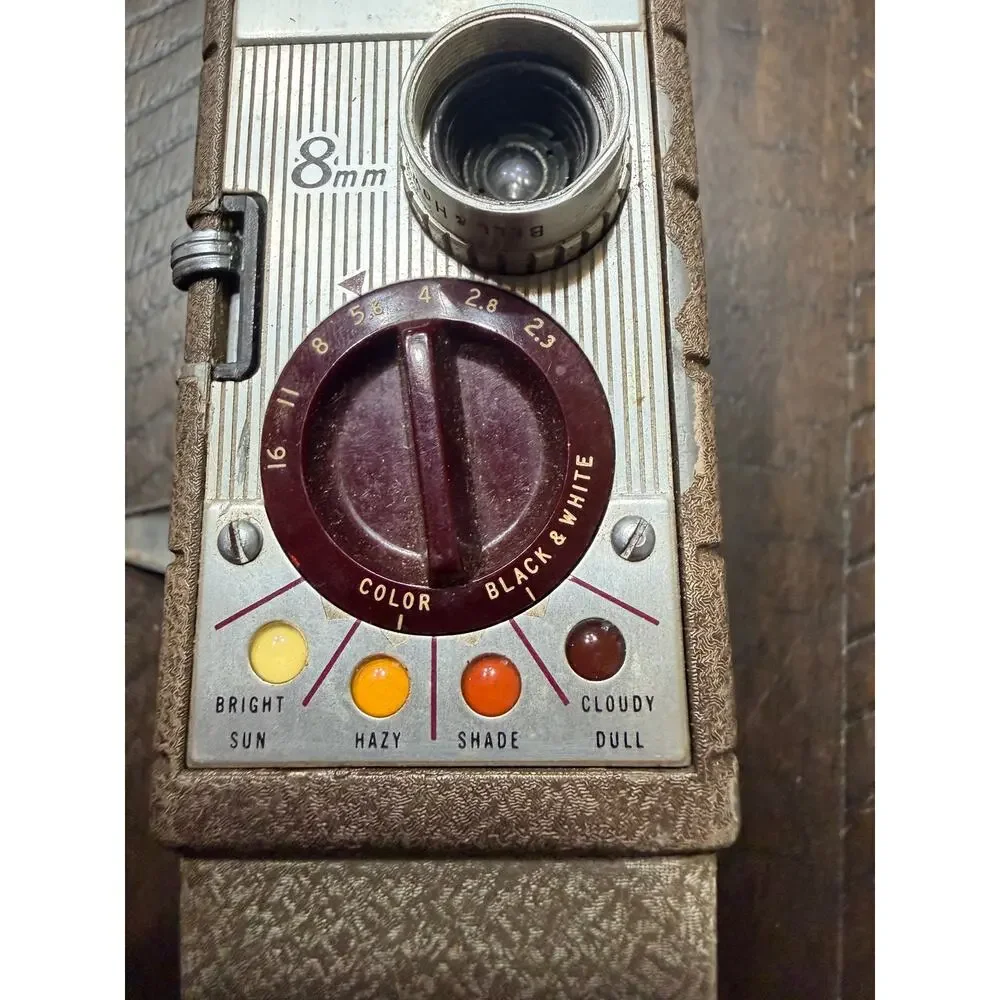 Vintage Bell & Howell Two-Fifty-Two 252 8mm Movie Camera Film Camera Untested